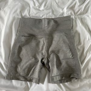 Gray scrunch butt biker shorts